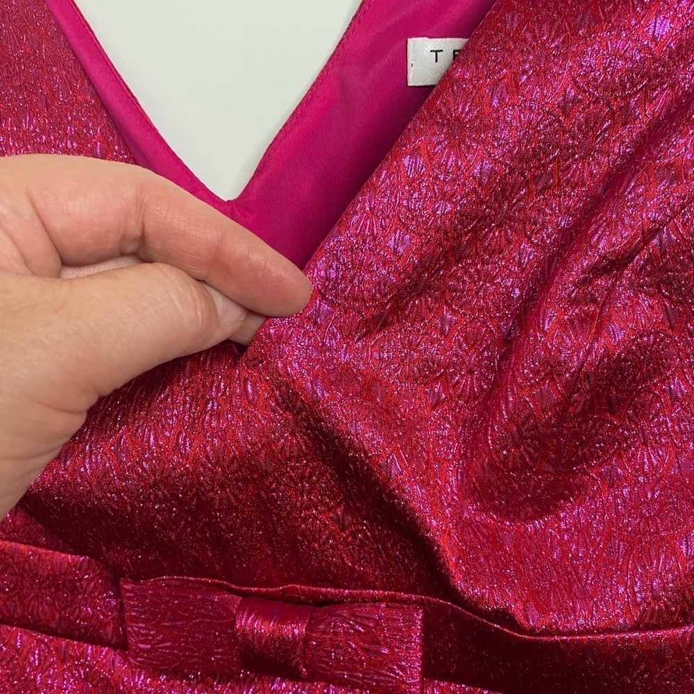 Trina Turk 'Loveliness' Metallic Jacquard Sleeveless Top, Pink Jewel Sz 8 - Picture 7 of 10